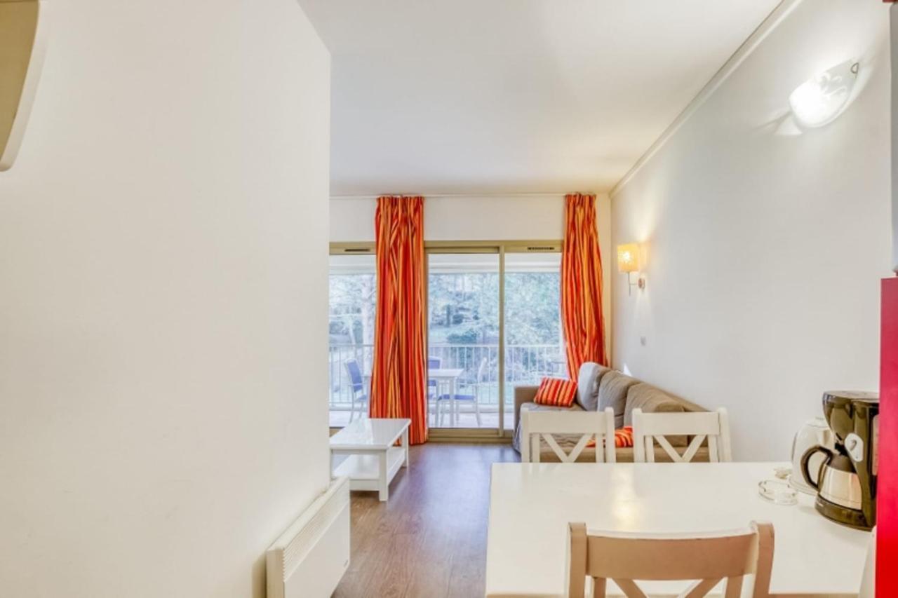 Flat With Swimming Pool Near The Beach Sanary-sur-Mer Exterior foto